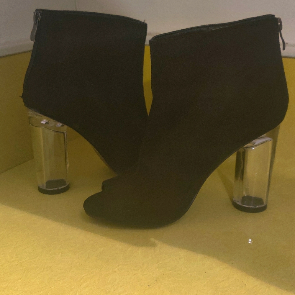 PEEK A BOO TOE HEELS / BOOTIES